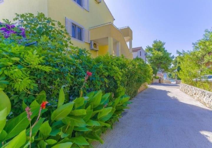 Apartments Petrovic Rogoznica  Exterior photo